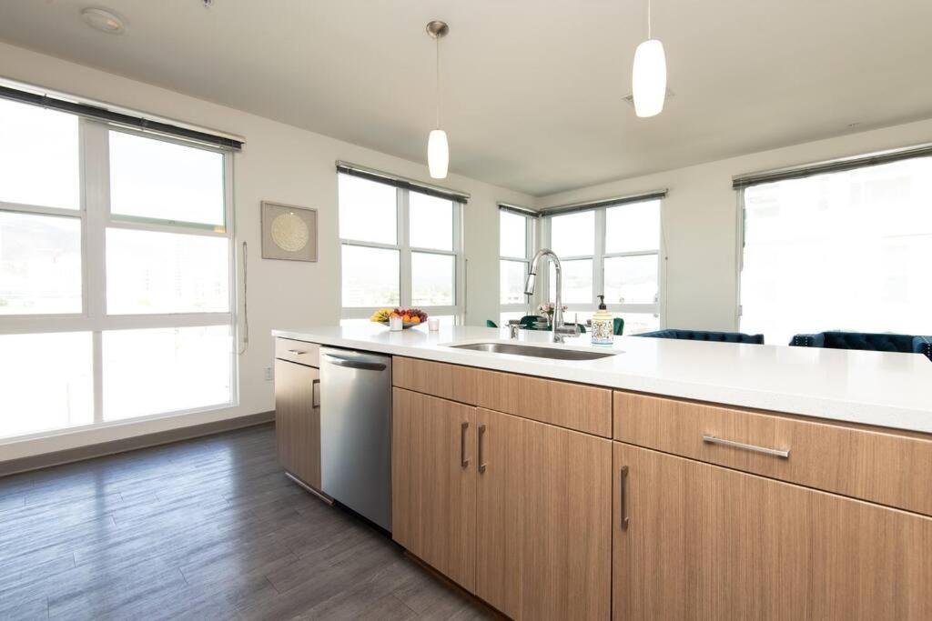 Centrally Located Apartments With Free Parking Glendale Eksteriør billede