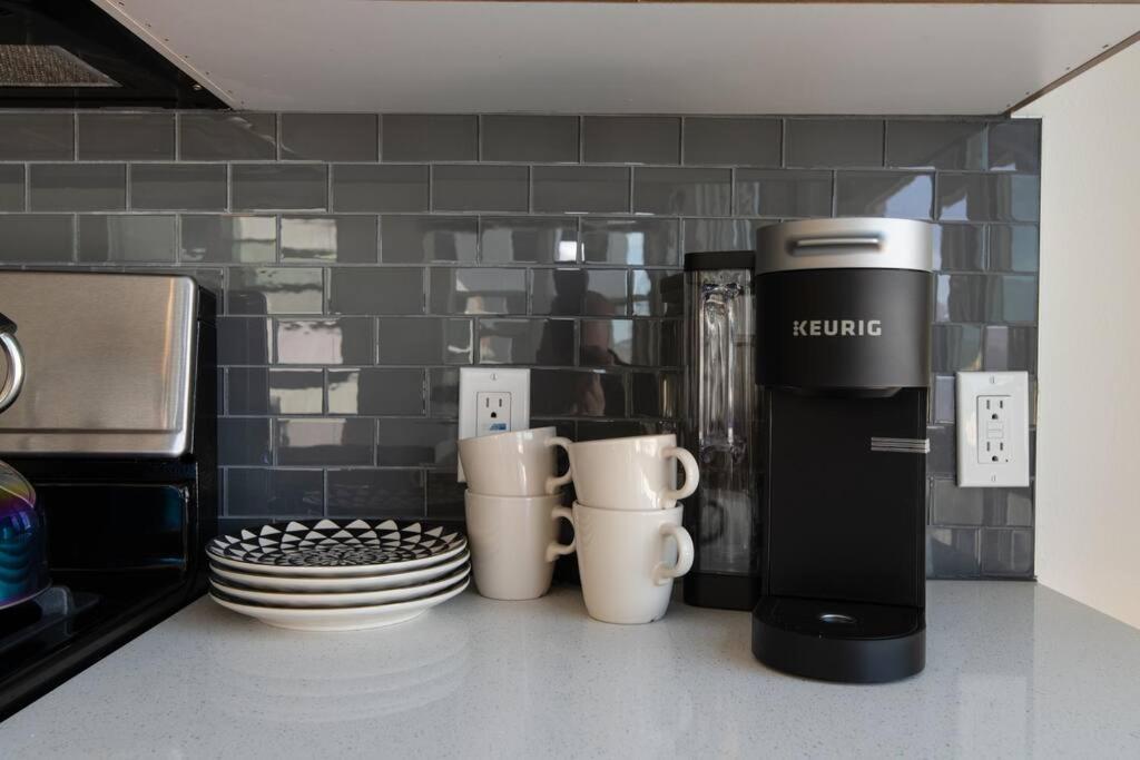 Centrally Located Apartments With Free Parking Glendale Eksteriør billede