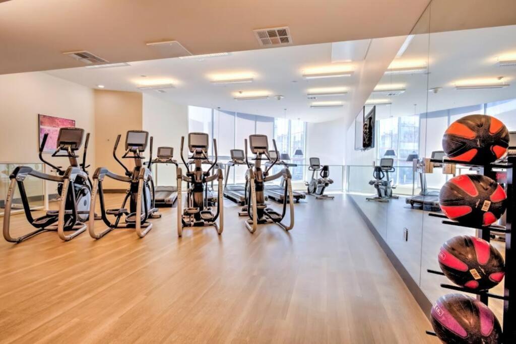 Centrally Located Apartments With Free Parking Glendale Eksteriør billede